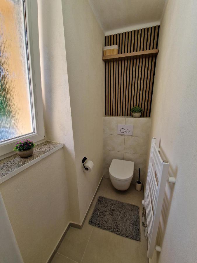 City Center Apartment - Self Check-In Spišská Nová Ves Bagian luar foto