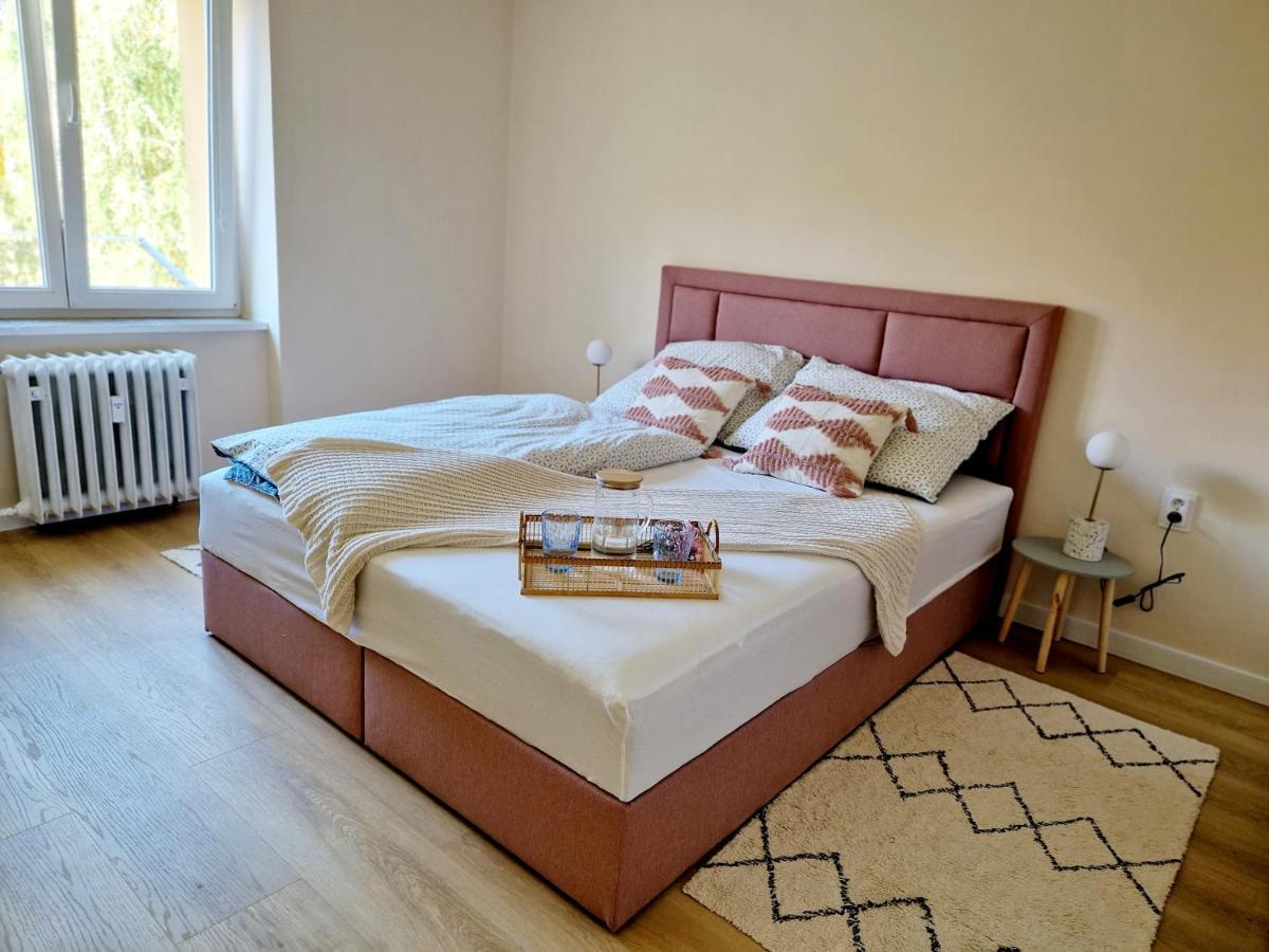City Center Apartment - Self Check-In Spišská Nová Ves Bagian luar foto