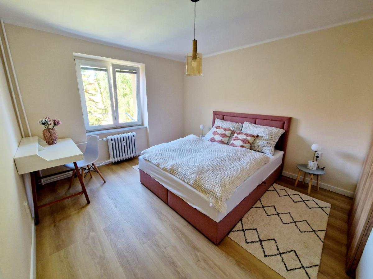 City Center Apartment - Self Check-In Spišská Nová Ves Bagian luar foto